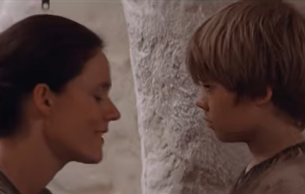 PREŠAO NA TAMNU STRANU: Zvezda filma 'STAR WARS' završio U LUDNICI! (VIDEO)